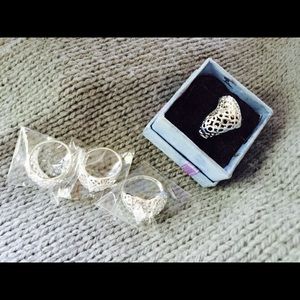 Sterling silver puffy heart ring w filigree design