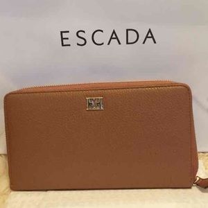 BNWT ESCADA large wallet