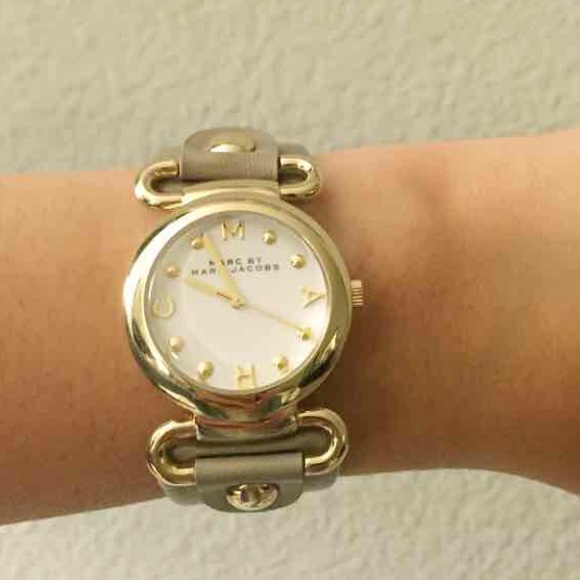 MBMJ LEATHER STRAP WATCH