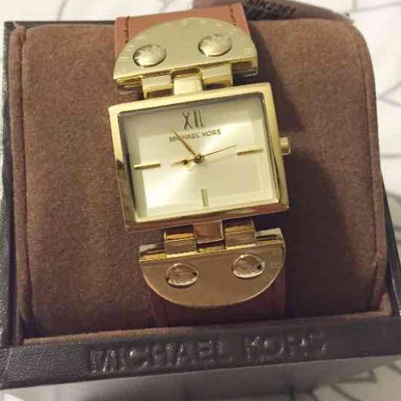 Nwb MK WATCH LEATHER