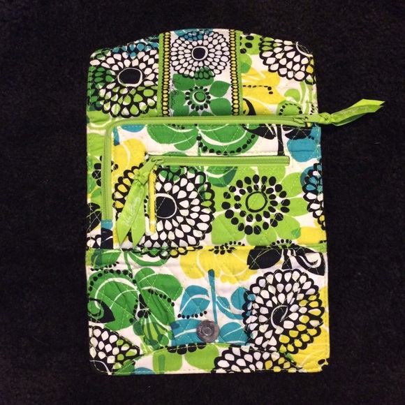 SOLD Vera Bradley wallet - Picture 3 of 4
