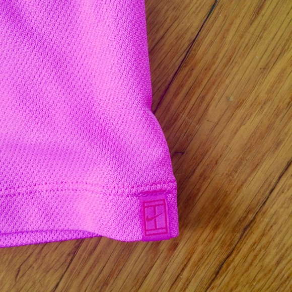 ❌SOLD❌ NWT Nike FIT Dry Pink & White Workout Tank - Picture 3 of 4