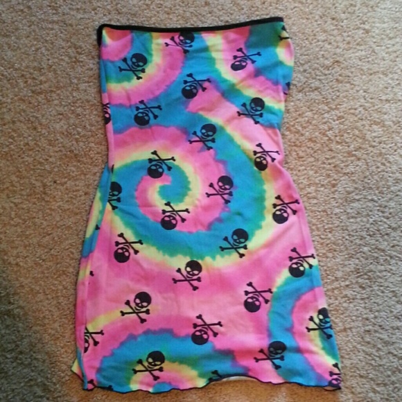 Black light the dye tube top dress