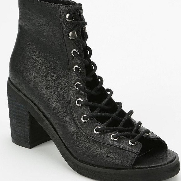 Deena and Ozzy lace up bootie