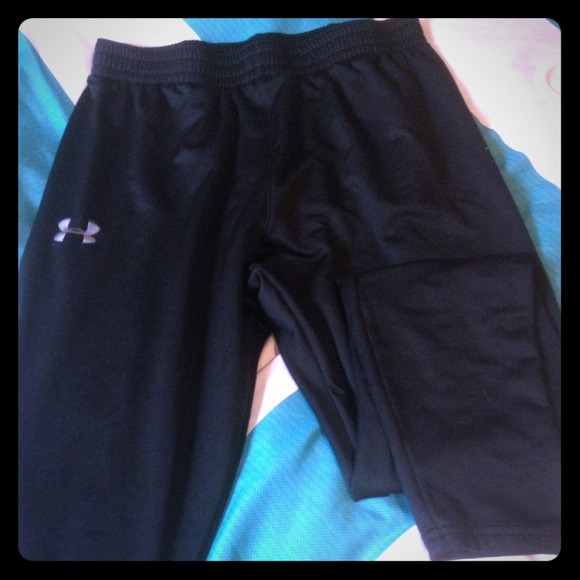 SOLD!!Under armour skinny leg jogging/lounge pants - Picture 1 of 2
