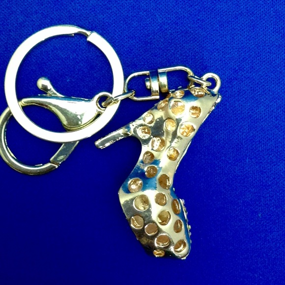 CRYSTAL PINK HEELED KEYCHAIN                🎉HP🎉 - Picture 2 of 5