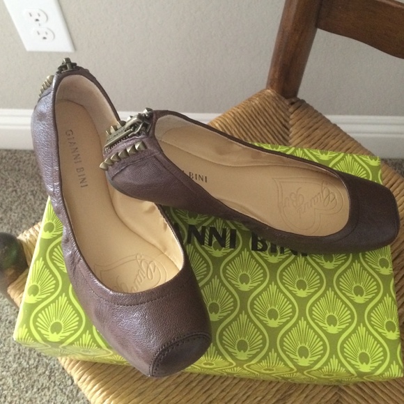 Gianni Bini flats