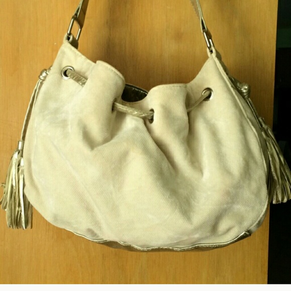 Reposh purse very cute cream with gold tassel trim - Picture 4 of 4
