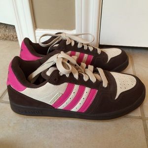 New without tags Adidas Comptown ST