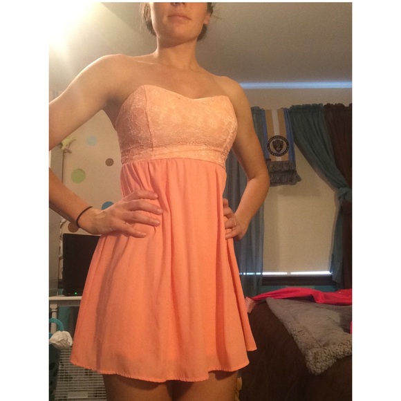 Short Peach Dress with Lace on Top - Picture 4 of 4