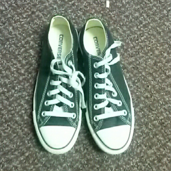 Converse black and white low tops