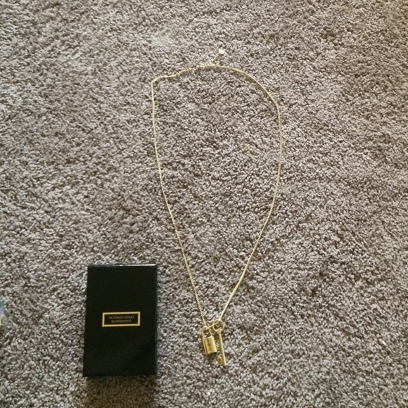 Victoria Secrets gold lock and key necklace