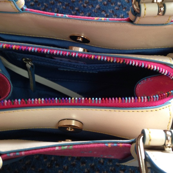 Dooney and Bourke inspired bag - Picture 4 of 4