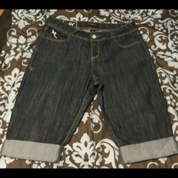 Holding for@leennrobbs