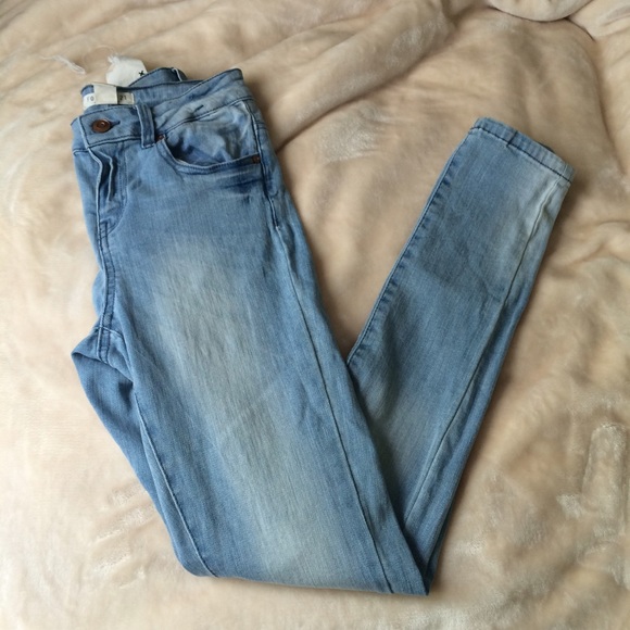 High rise light washed skinny jeans