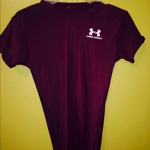 Under Armour small burgundy top