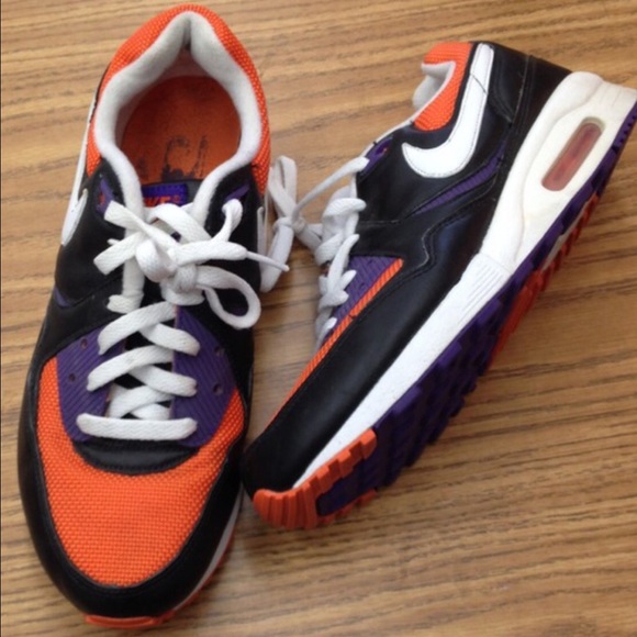 NIKE AIR MAX LIGHT
