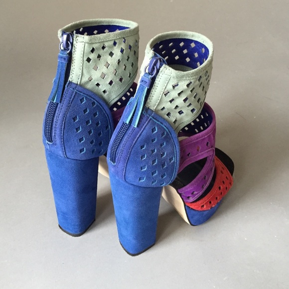 Platform suede heels. - Picture 2 of 3