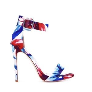 ♦️SOLD♦️NWT blue multi colored sandal heels