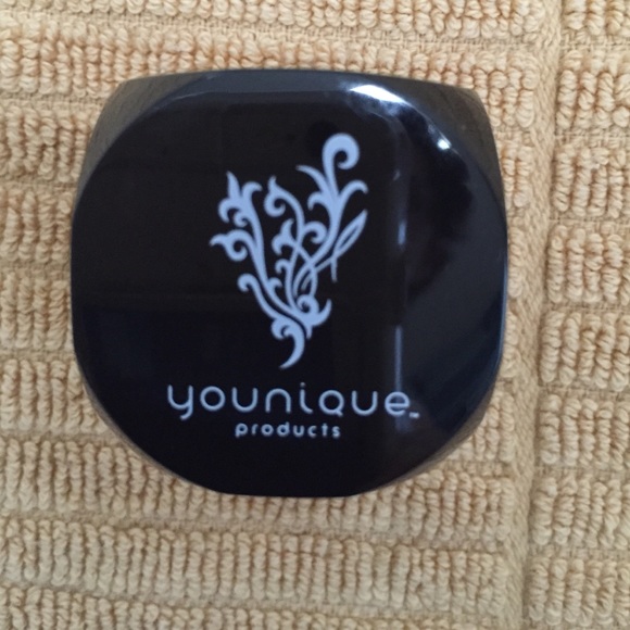 Younique Pigment