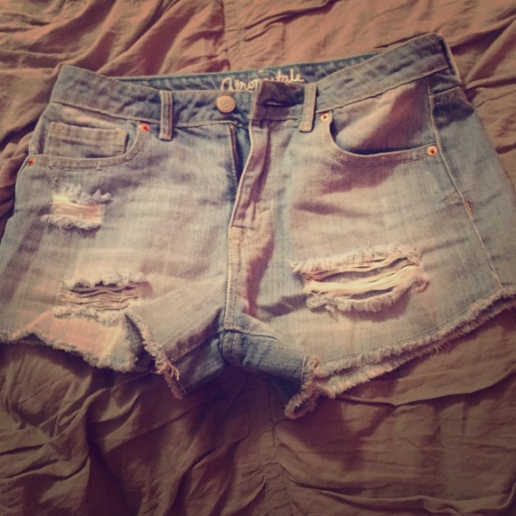 Destroyed high waisted/rise denim shorts aero