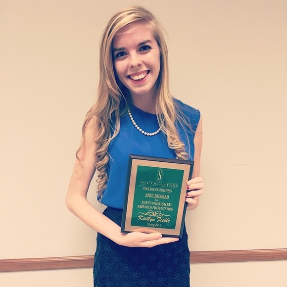 Meet Your Seller!🎀☺️ - Picture 2 of 4