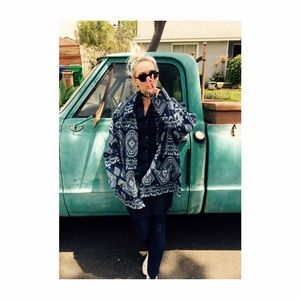 🌸HP 6/3🌸Beautiful in Blue Denim Jacket