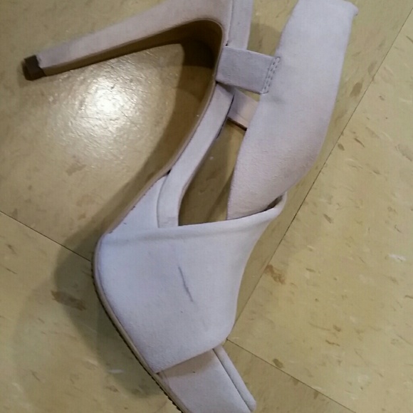 Shoes - Picture 2 of 4