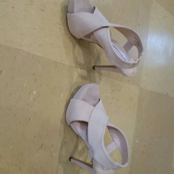 Shoes - Picture 4 of 4