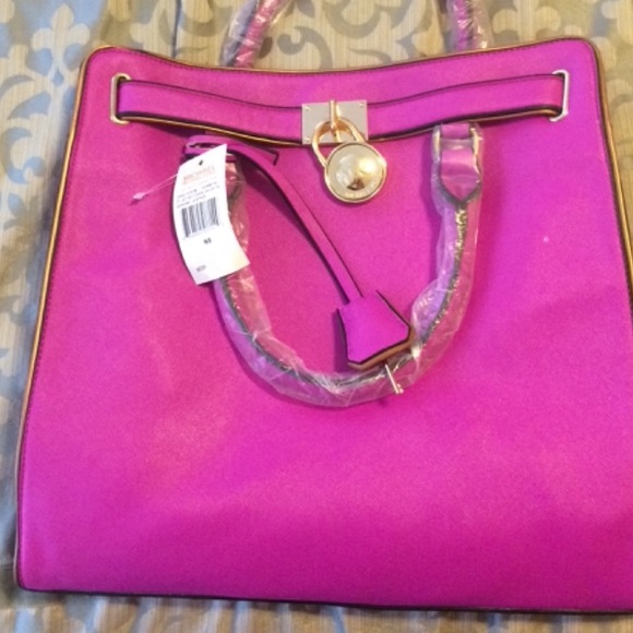 Fuschia handbag