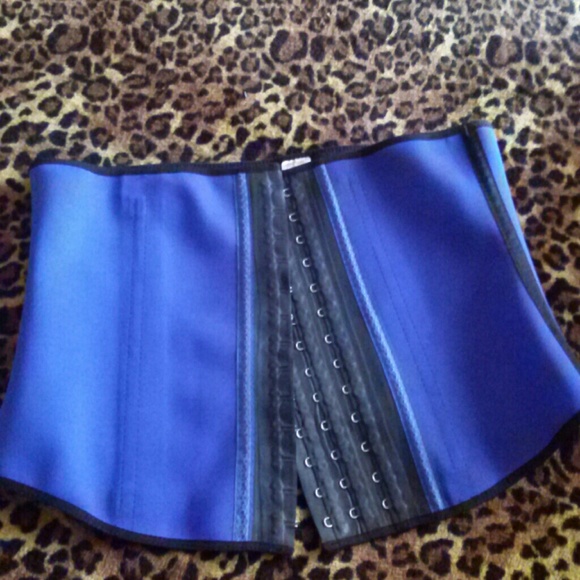 Waist trainer