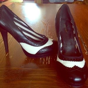 Twenty One Spectator heels