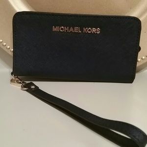 Michael kors wallet never used