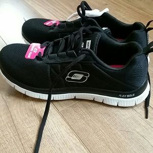 Skechers memory foam running shoes