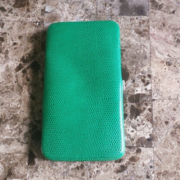 New without tags. Wallet.