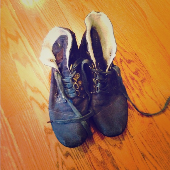 Toms gray booties, size 6