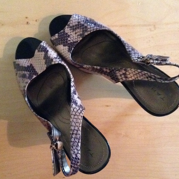 3" inches snake skin style open toe Tahari shoe.