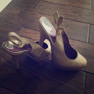Madden girl Sparkle shoes light gold