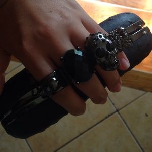 Leather skull clutch