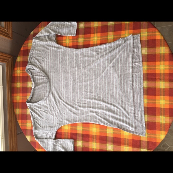 🚫SOLD🚫Tilly's 3/4 sleeve tee