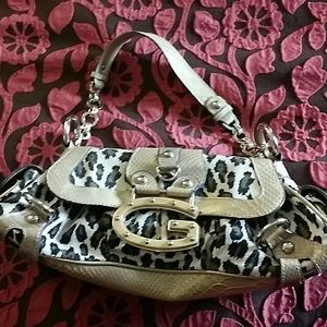 Guess Bags - GUESS Handbag/ SOLD IN STORE Guess Bags - GUESS Handbag/ SOLD IN STORE
