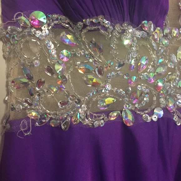 Party time designer dress. - Picture 3 of 4