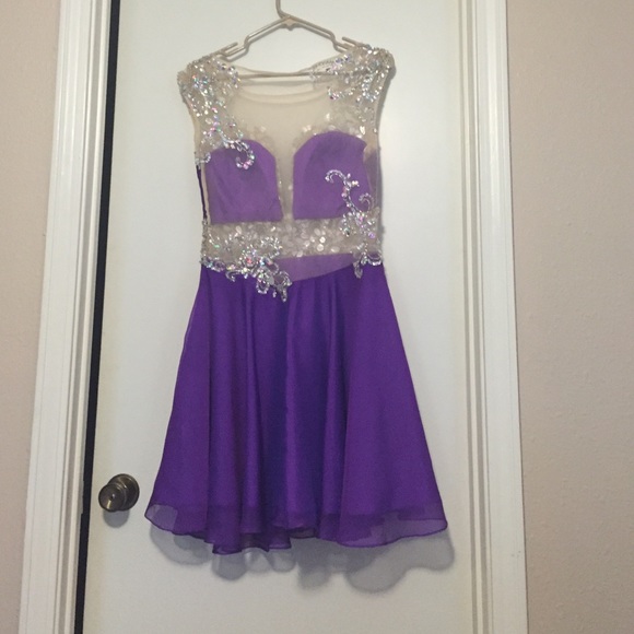 Party time designer dress. - Picture 4 of 4