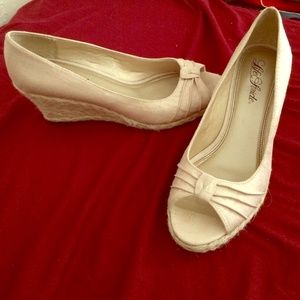 Size 9 wedges Life Stride