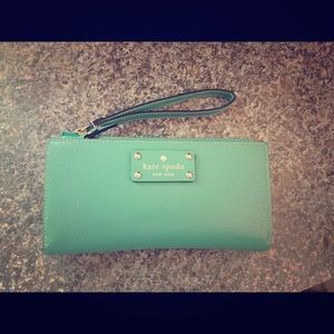 REDUCED Kate Spade Wellesley Layton Wristlet