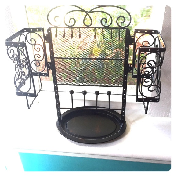 Jewelry holder