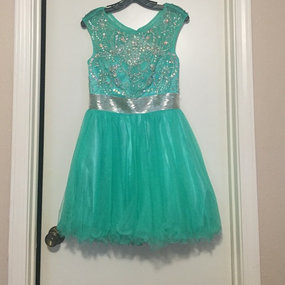 Alyce designer dress. - Picture 1 of 4