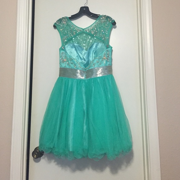 Alyce designer dress. - Picture 3 of 4