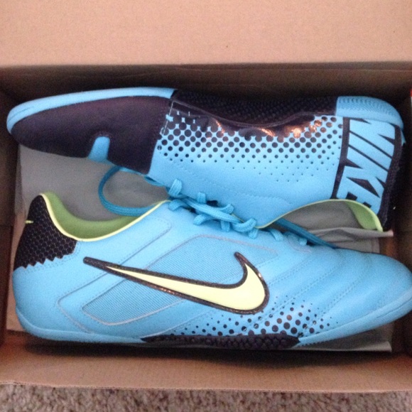 Nike indoor soccer shoes