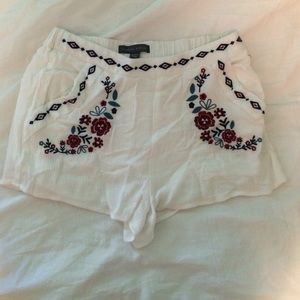 Kendall and Kylie festival shorts